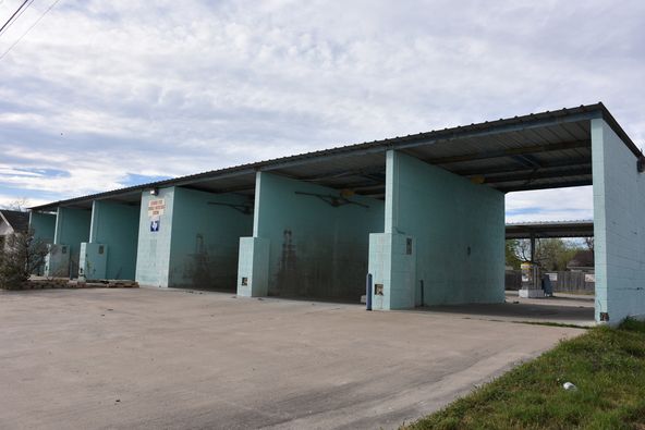 Kingsville Car Wash: 600 W Corral Ave, Kingsville, TX 78363